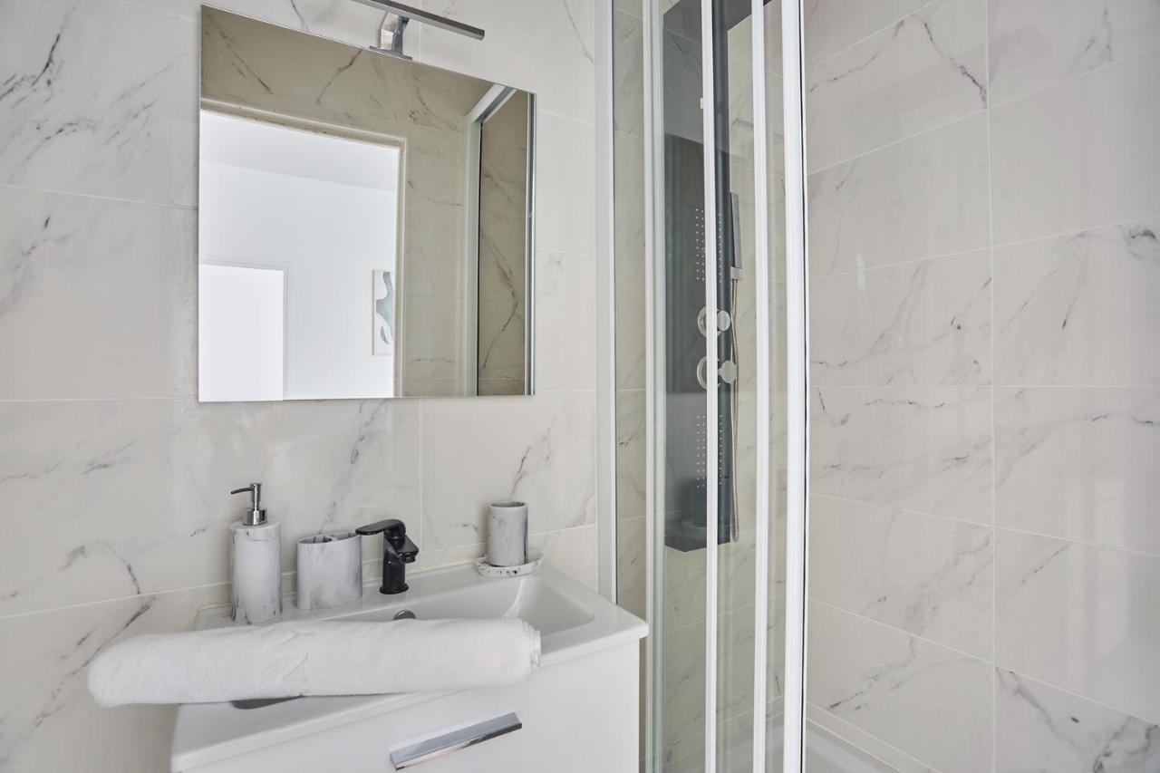Residence Neuilly Bois De Boulogne By Studio Prestige Exteriör bild